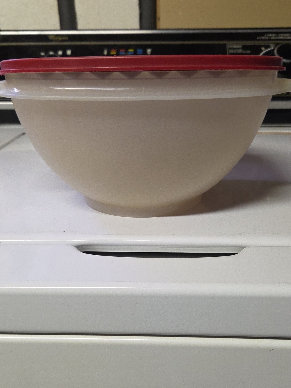 Plastic Mixing Bowl with Red Lid, Home Kitchen